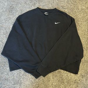 Nike Women’s Cropped Crewneck Sweatshirt (Size medium)